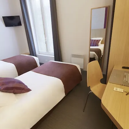 Hotel Paris Villette 3*