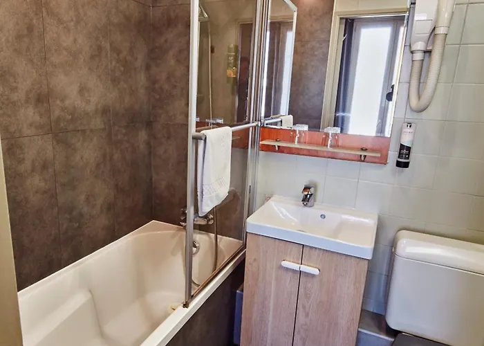 Hotel Paris Villette 3*