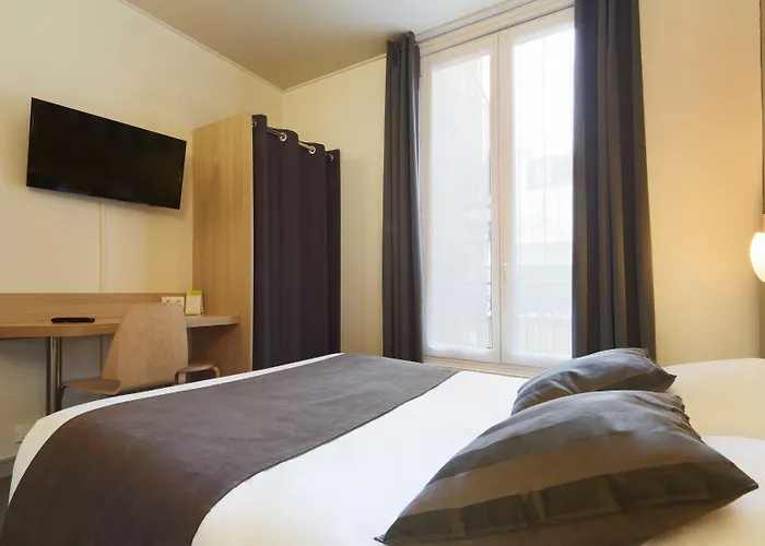 Hotel Paris Villette 3*