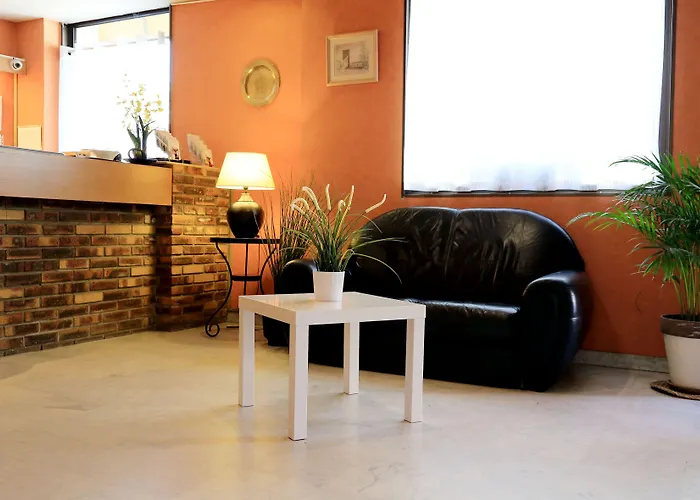מלון Hotel Paris Villette 3*