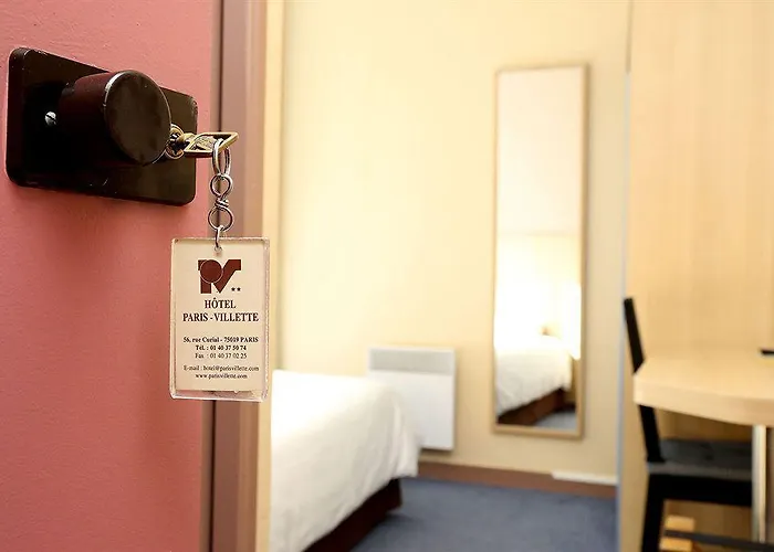 Hotel Paris Villette 3* פריז